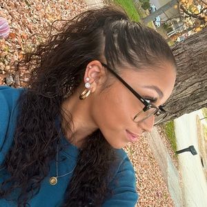 Meet your Posher, Raquel